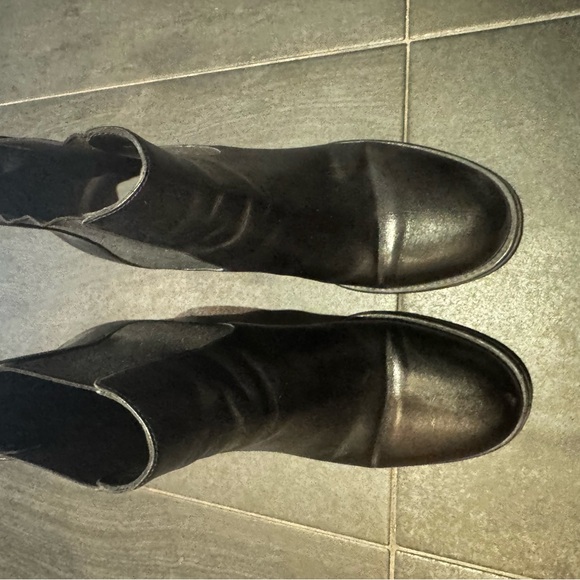 Chanel Women's Black Leather Ankle Boots - Picture 5 of 6